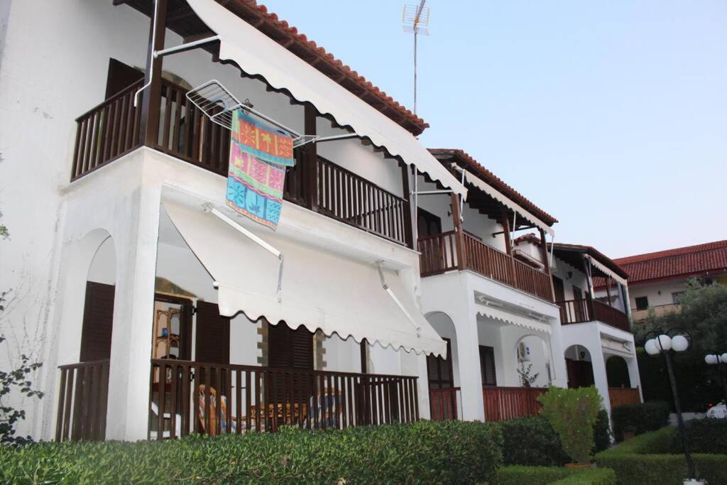 Beautiful Apartment By Center Of Pefkochori Chalkidiki Exterior photo